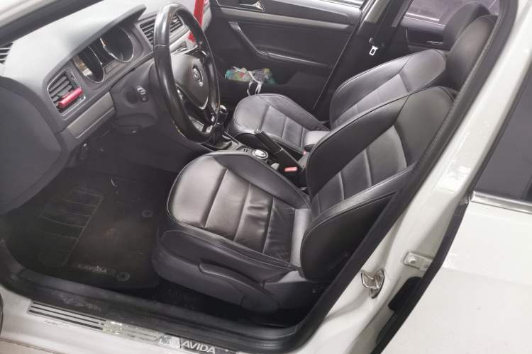 Used Volkswagen Lavida 2015 1.6L Manual Comfort Edition Left Front Seat