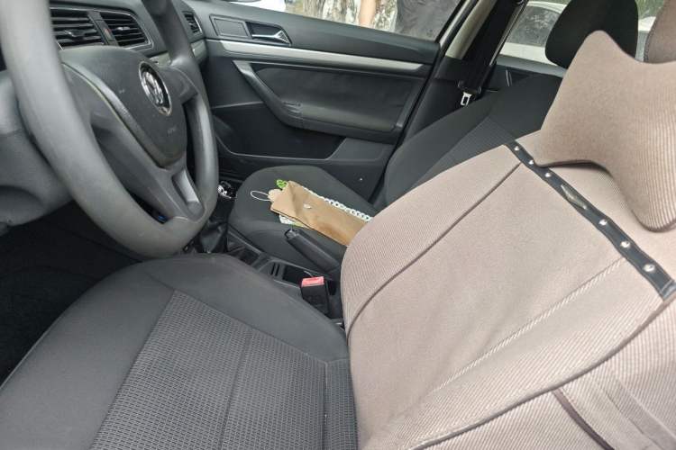 Used Volkswagen Lavida 2015 1.6L Manual Fashion Edition Left Front Seat