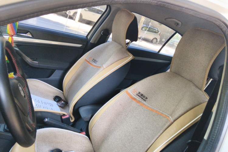Used Volkswagen Lavida 2015 1.6L Manual Fashion Edition Left Front Seat