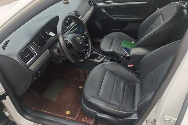 Used Volkswagen Lavida 2015 1.6L Automatic Comfort Edition Left Front Seat