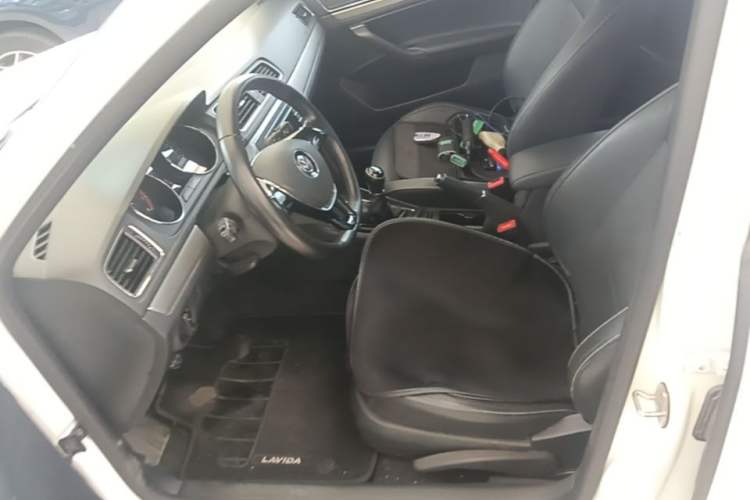 Used Volkswagen Lavida 2015 1.6L Manual Comfort Edition Left Front Seat