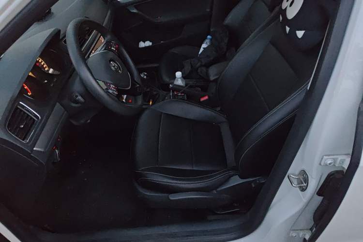 Used Volkswagen Lavida 2015 1.6L Manual Fashion Edition Left Front Seat