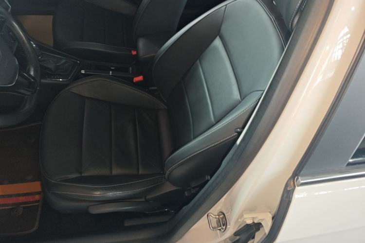 Used Volkswagen Lavida 2015 1.6L Automatic Comfort Edition Left Front Seat