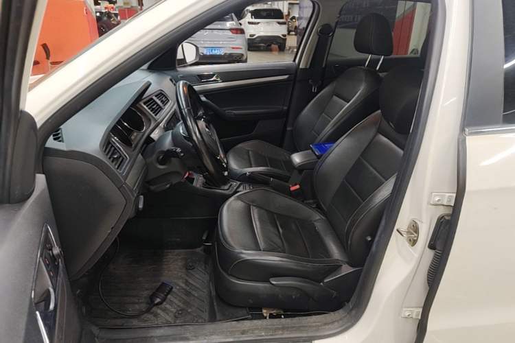 Used Volkswagen Lavida 2015 1.6L Automatic Comfort Edition Left Front Seat
