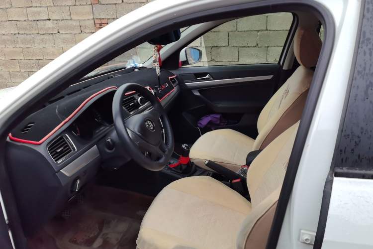 Used Volkswagen Lavida 2015 1.6L Manual Fashion Edition Left Front Seat
