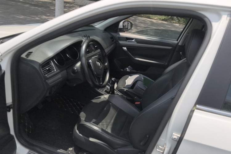 Used Volkswagen Lavida 2015 1.6L Manual Comfort Edition Left Front Seat