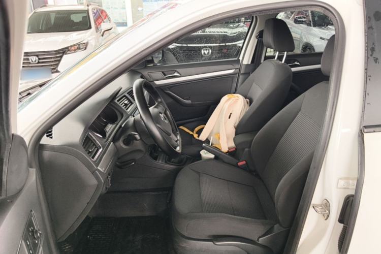 Used Volkswagen Lavida 2015 1.6L Manual Fashion Edition Left Front Seat