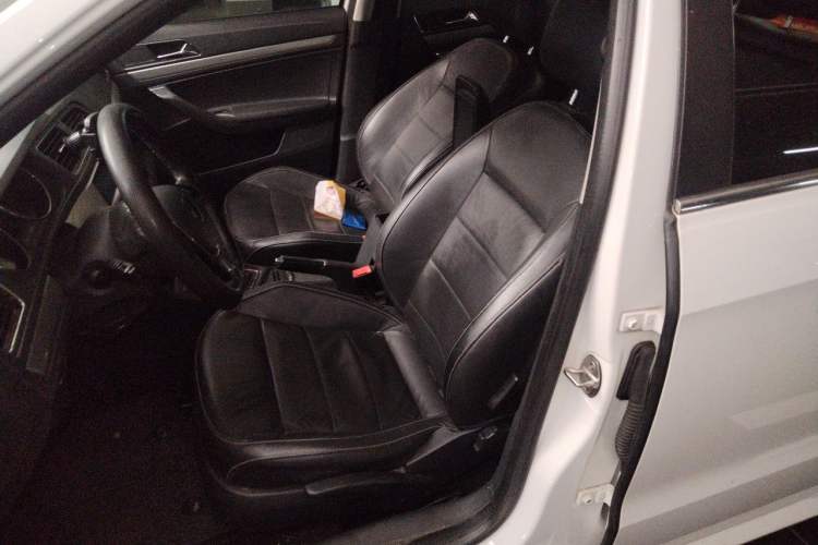 Used Volkswagen Lavida 2015 1.6L Automatic Comfort Edition Left Front Seat