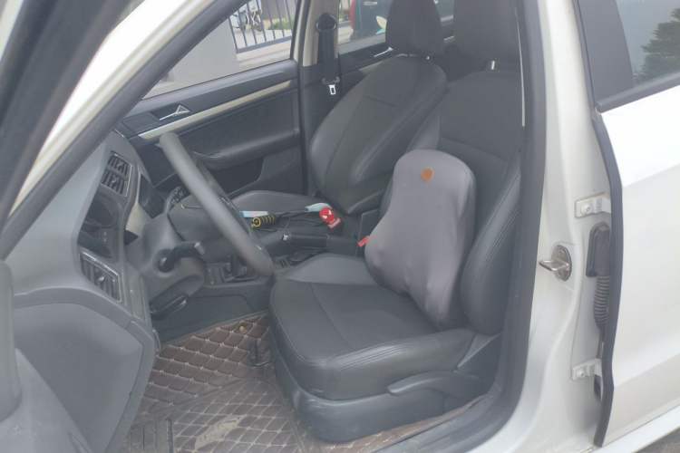 Used Volkswagen Lavida 2015 1.6L Manual Fashion Edition Left Front Seat