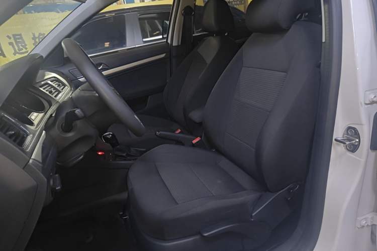 Used Volkswagen Lavida 2015 1.6L Automatic Fashion Edition Left Front Seat