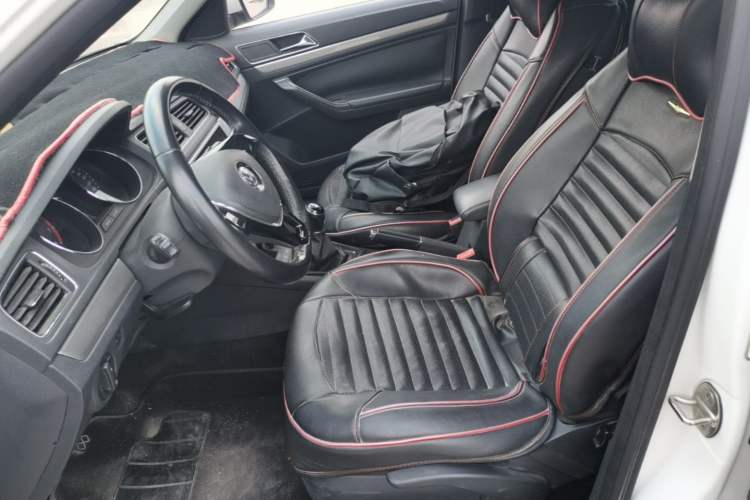 Used Volkswagen Lavida 2015 1.6L Manual Comfort Edition Left Front Seat