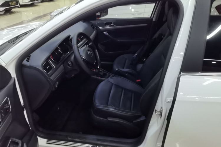 Used Volkswagen Lavida 2015 1.6L Automatic Comfort Edition Left Front Seat