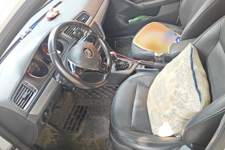 Used Volkswagen Lavida 2015 1.6L Automatic Comfort Edition Left Front Seat