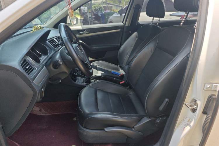 Used Volkswagen Lavida 2015 1.6L Manual Comfort Edition Left Front Seat