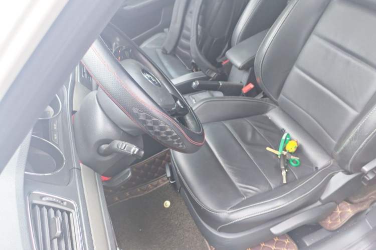 Used Volkswagen Lavida 2015 230TSI DSG Comfort Edition Left Front Seat