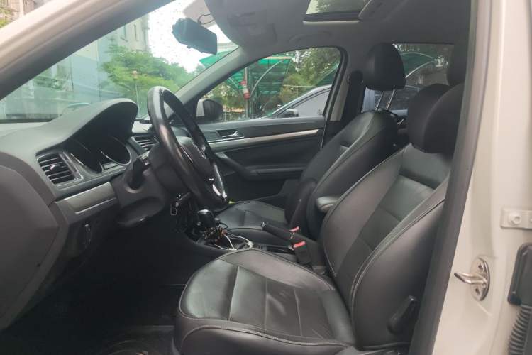 Used Volkswagen Lavida 2015 1.6L Automatic Comfort Edition Left Front Seat