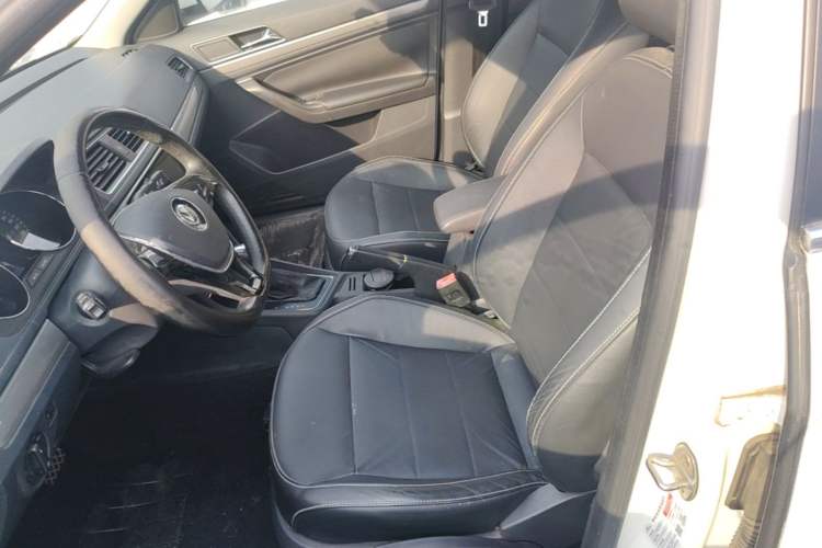 Used Volkswagen Lavida 2015 1.6L Automatic Comfort Edition Left Front Seat