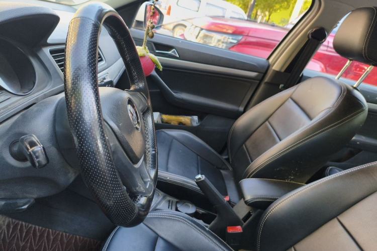 Used Volkswagen Lavida 2015 1.6L Manual Fashion Edition Left Front Seat