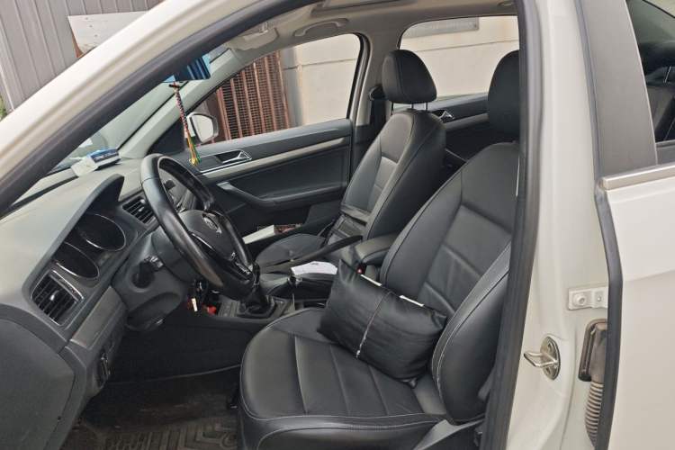 Used Volkswagen Lavida 2015 1.6L Manual Comfort Edition Left Front Seat