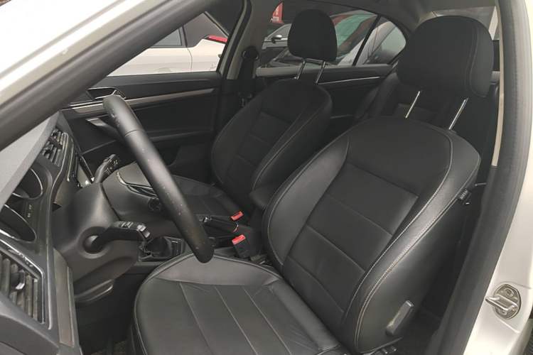 Used Volkswagen Lavida 2015 1.6L Manual Comfort Edition Left Front Seat