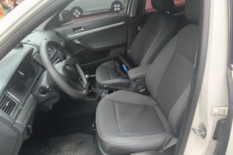 Used Volkswagen Lavida 2015 1.6L Manual Fashion Edition Left Front Seat