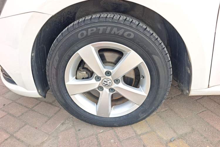 Used Volkswagen Lavida 2015 1.6L Manual Fashion Edition Left Front Wheel Hub