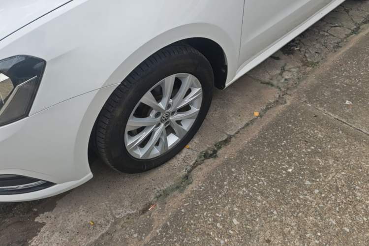 Used Volkswagen Lavida 2015 1.6L Automatic Comfort Edition Left Front Wheel Hub