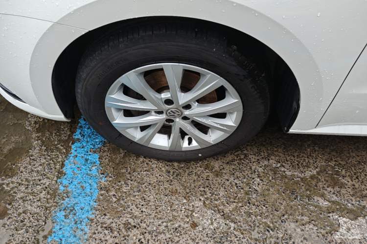 Used Volkswagen Lavida 2015 230TSI DSG Comfort Edition Left Front Wheel Hub