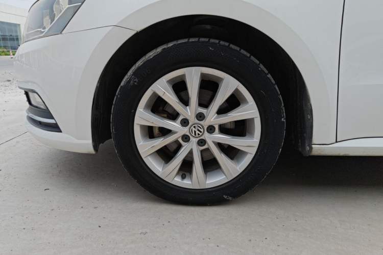 Used Volkswagen Lavida 2015 1.6L Automatic Comfort Edition Left Front Wheel Hub