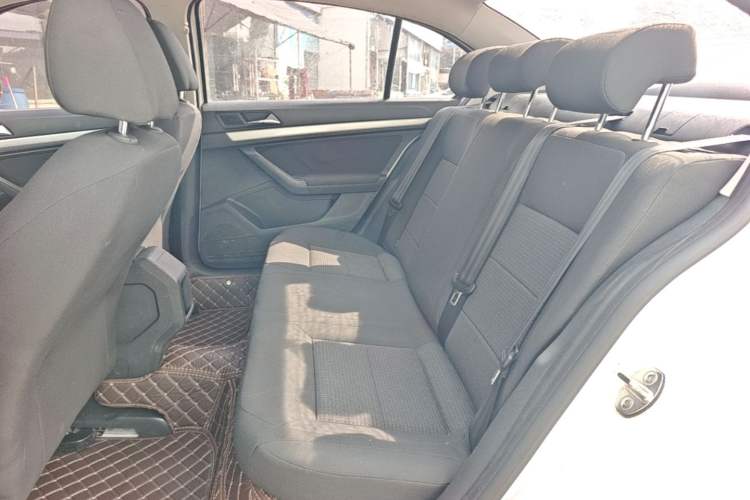 Used Volkswagen Lavida 2015 1.6L Manual Fashion Edition Left Rear Seat