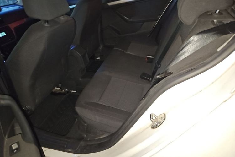 Used Volkswagen Lavida 2015 1.6L Manual Fashion Edition Left Rear Seat