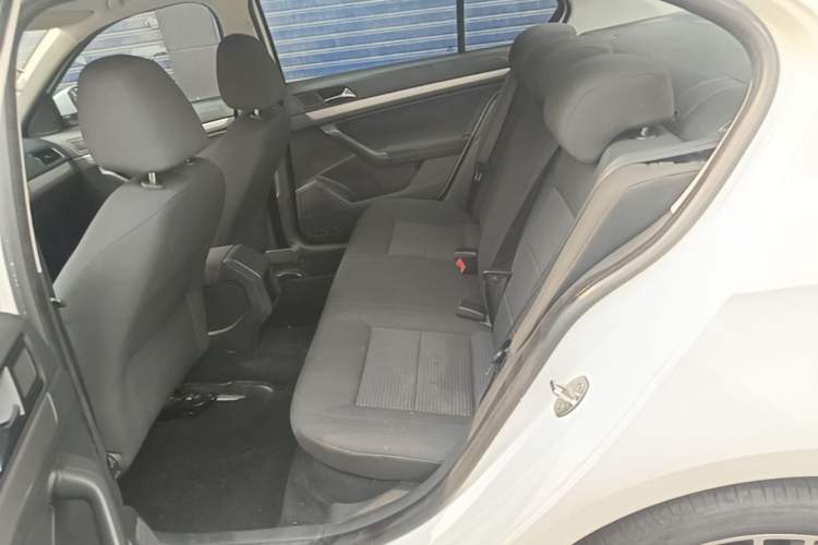 Used Volkswagen Lavida 2015 1.6L Automatic Fashion Edition Left Rear Seat