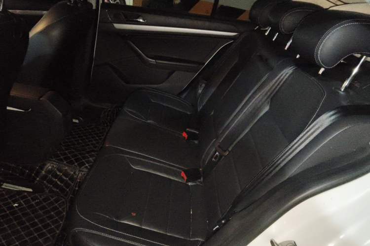 Used Volkswagen Lavida 2015 1.6L Manual Comfort Edition Left Rear Seat