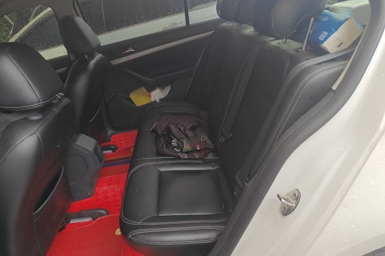 Used Volkswagen Lavida 2015 1.6L Automatic Fashion Edition Left Rear Seat