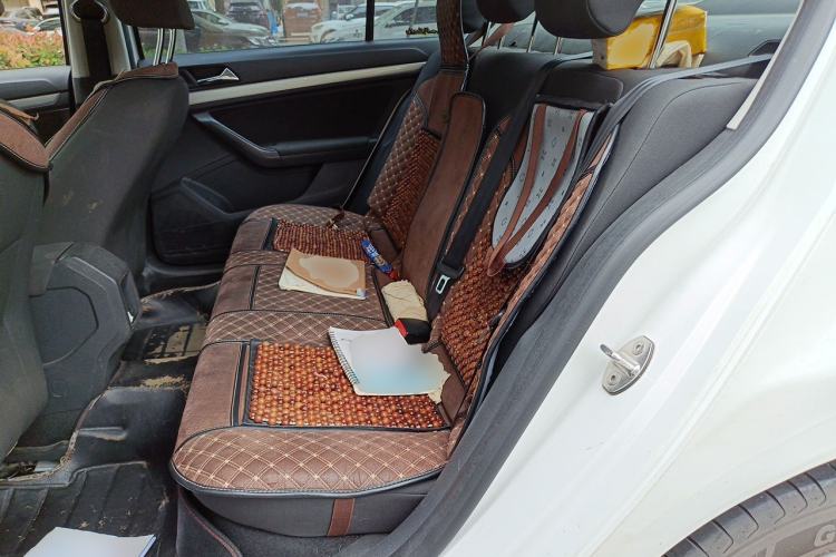 Used Volkswagen Lavida 2015 1.6L Automatic Fashion Edition Left Rear Seat