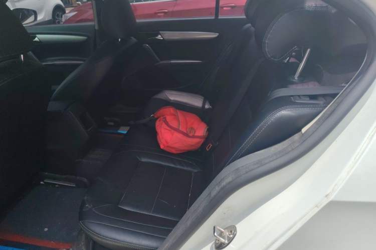 Used Volkswagen Lavida 2015 1.6L Automatic Fashion Edition Left Rear Seat
