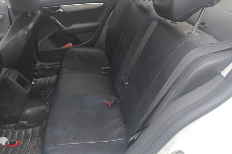 Used Volkswagen Lavida 2015 1.6L Automatic Fashion Edition Left Rear Seat
