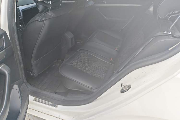 Used Volkswagen Lavida 2015 1.6L Automatic Comfort Edition Left Rear Seat