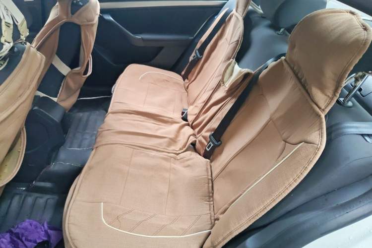 Used Volkswagen Lavida 2015 1.6L Manual Fashion Edition Left Rear Seat