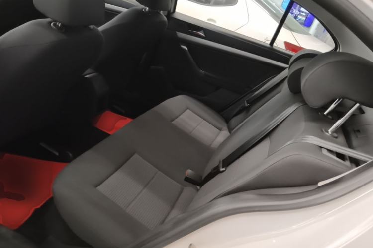 Used Volkswagen Lavida 2015 1.6L Automatic Fashion Edition Left Rear Seat