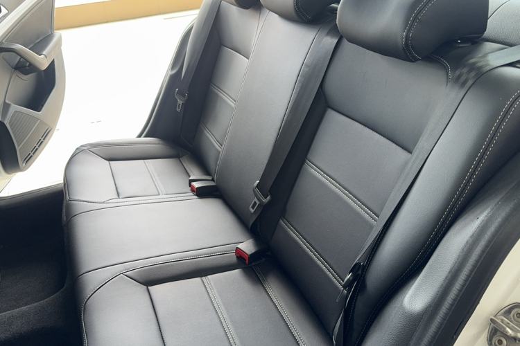 Used Volkswagen Lavida 2015 1.6L Manual Fashion Edition Left Rear Seat