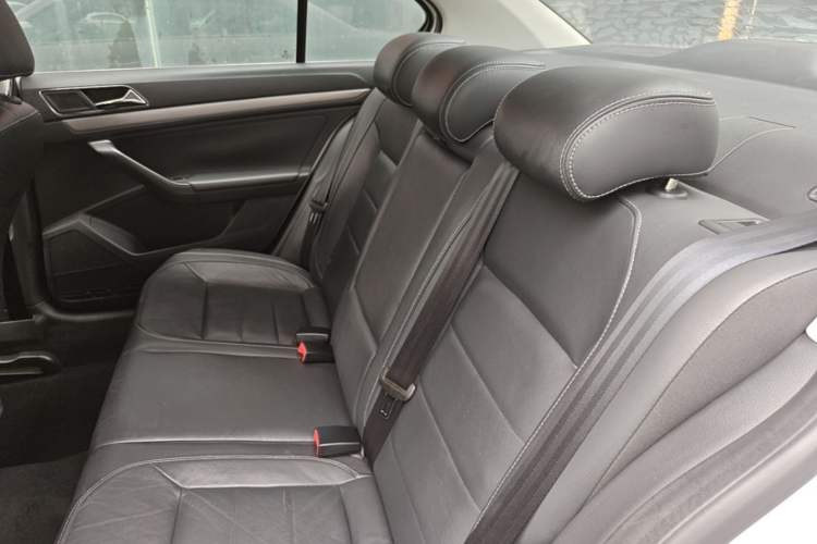 Used Volkswagen Lavida 2015 230TSI DSG Comfort Edition Left Rear Seat