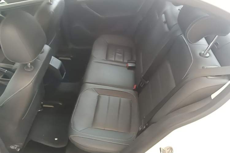 Used Volkswagen Lavida 2015 1.6L Manual Comfort Edition Left Rear Seat