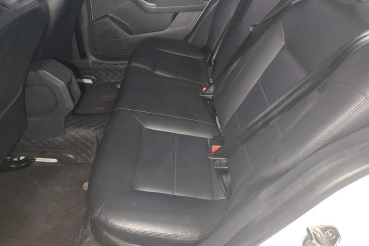 Used Volkswagen Lavida 2015 1.6L Automatic Fashion Edition Left Rear Seat