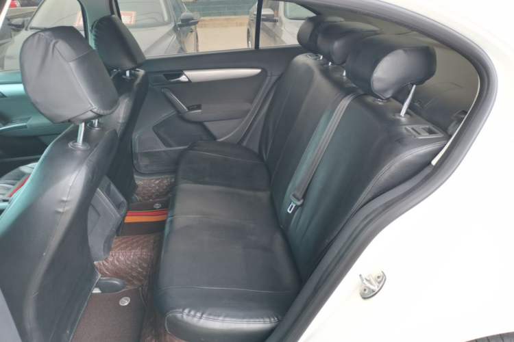 Used Volkswagen Lavida 2015 1.6L Automatic Fashion Edition Left Rear Seat