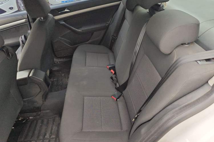 Used Volkswagen Lavida 2015 1.6L Manual Fashion Edition Left Rear Seat