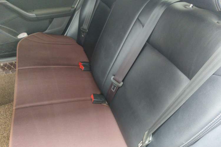 Used Volkswagen Lavida 2015 1.6L Automatic Fashion Edition Left Rear Seat