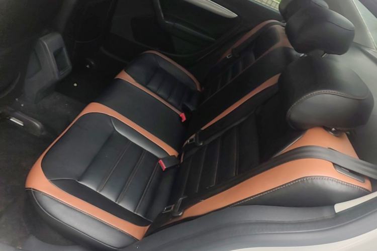 Used Volkswagen Lavida 2015 1.6L Automatic Fashion Edition Left Rear Seat