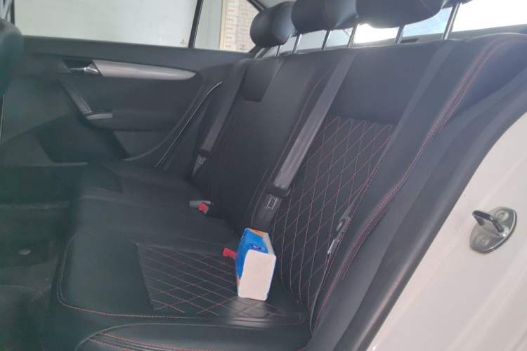 Used Volkswagen Lavida 2015 1.6L Automatic Fashion Edition Left Rear Seat