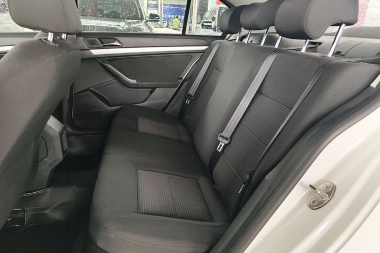 Used Volkswagen Lavida 2015 1.6L Manual Fashion Edition Left Rear Seat